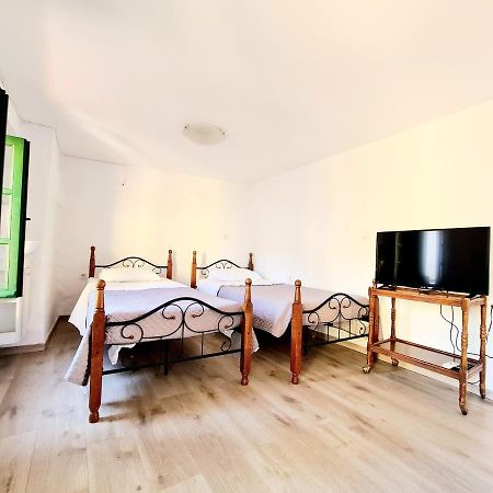 Piccolo Modern Suites Old Town Rhodes City Extérieur photo