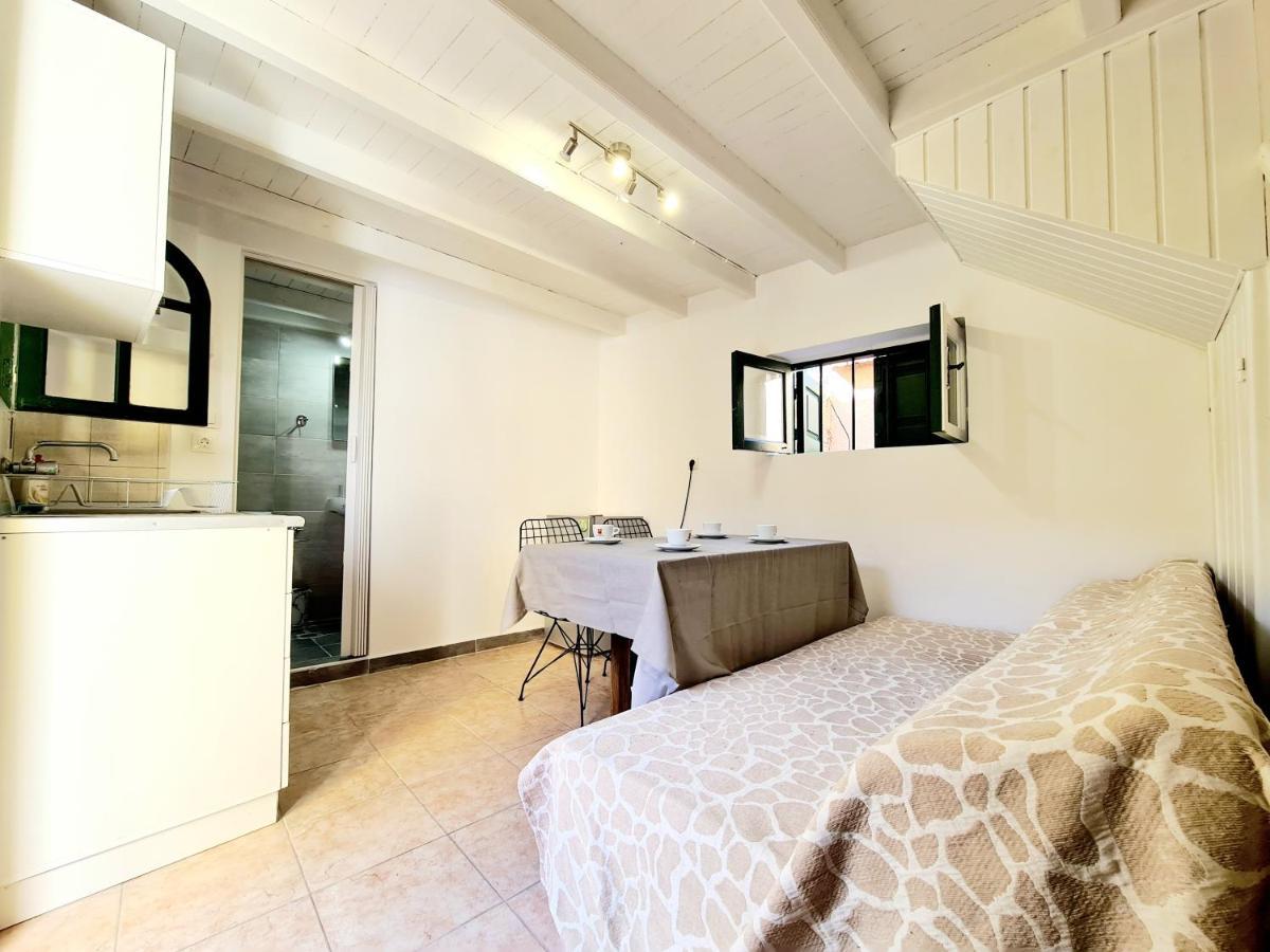 Piccolo Modern Suites Old Town Rhodes City Extérieur photo